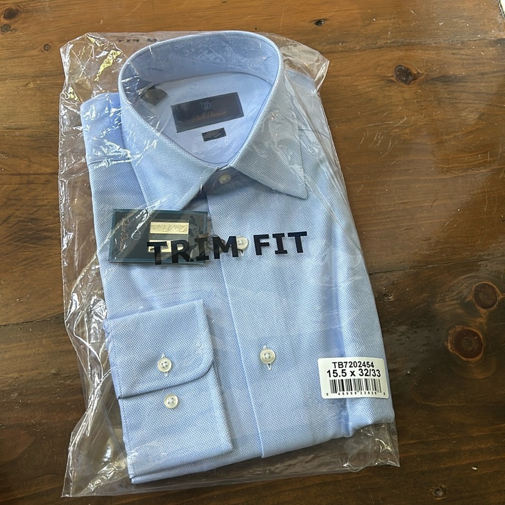 David Donahue trim fit light blue dress shirt never worn new with tags